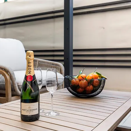 Stylish 2br In Estepona, Walk To & Old Town