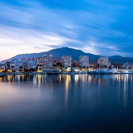 Stylish 2br In Estepona, Walk To & Old Town Естепона